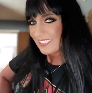 Meet your Posher, Dana